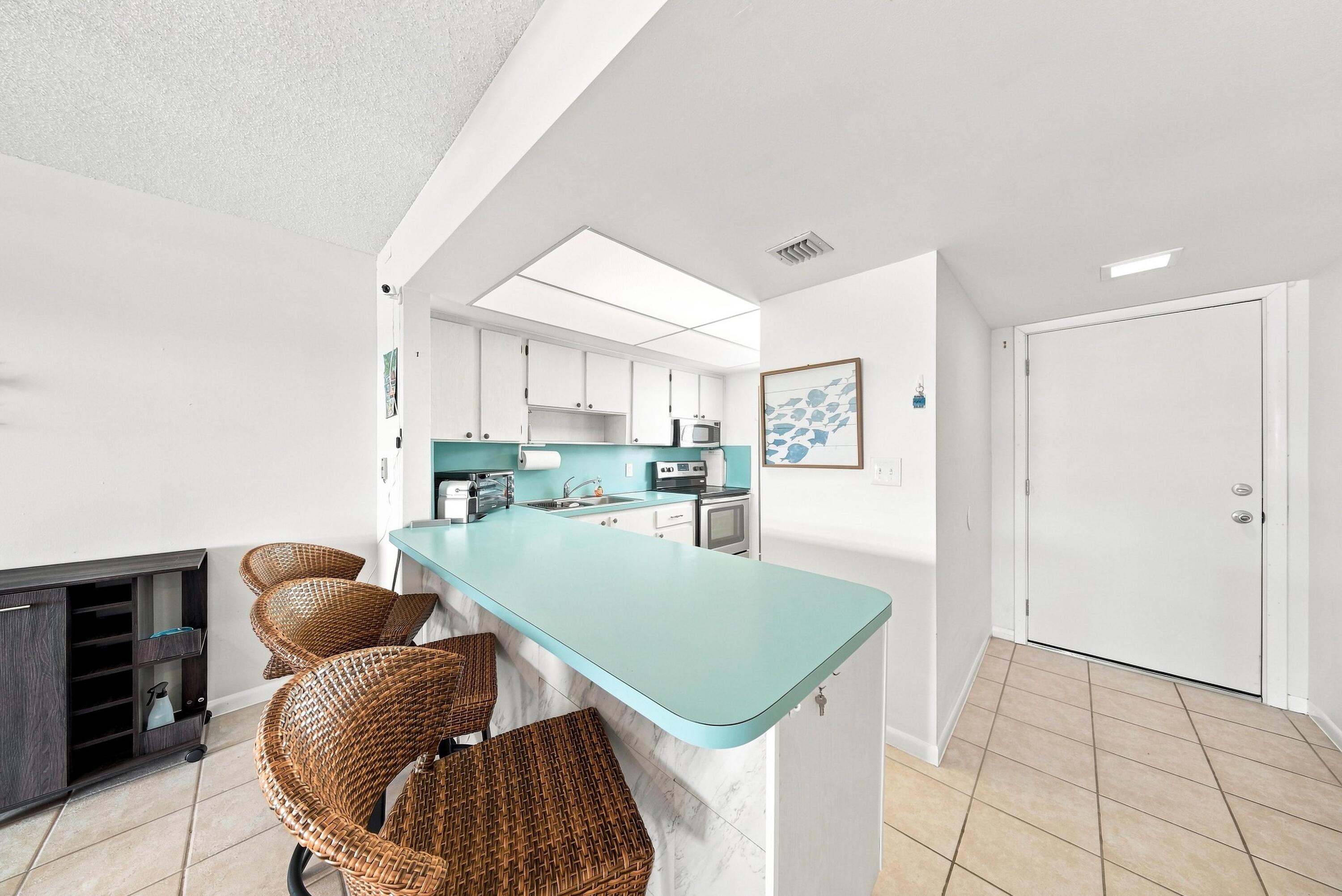 389 N Anglers Drive 206