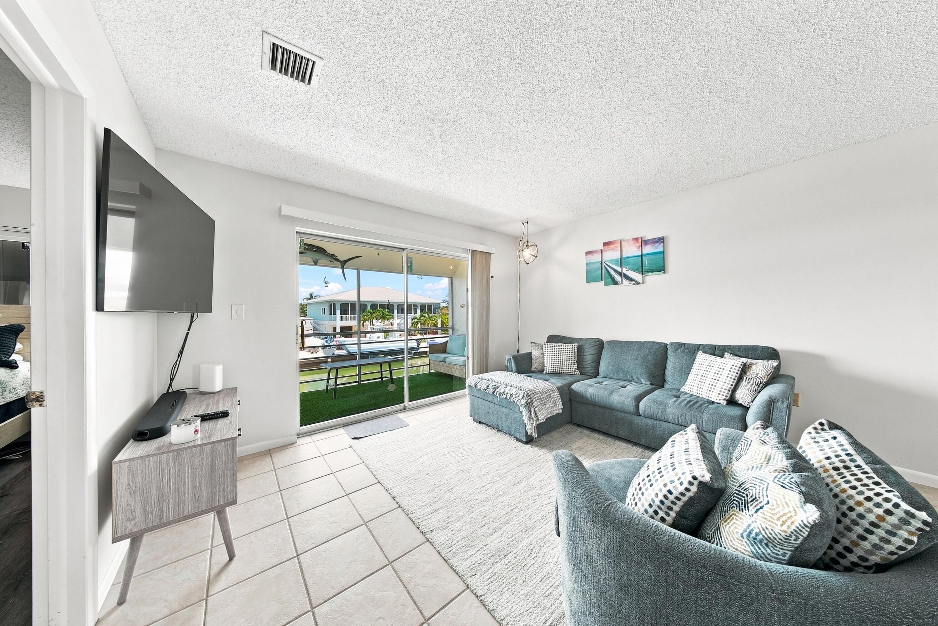 389 N Anglers Drive 206
