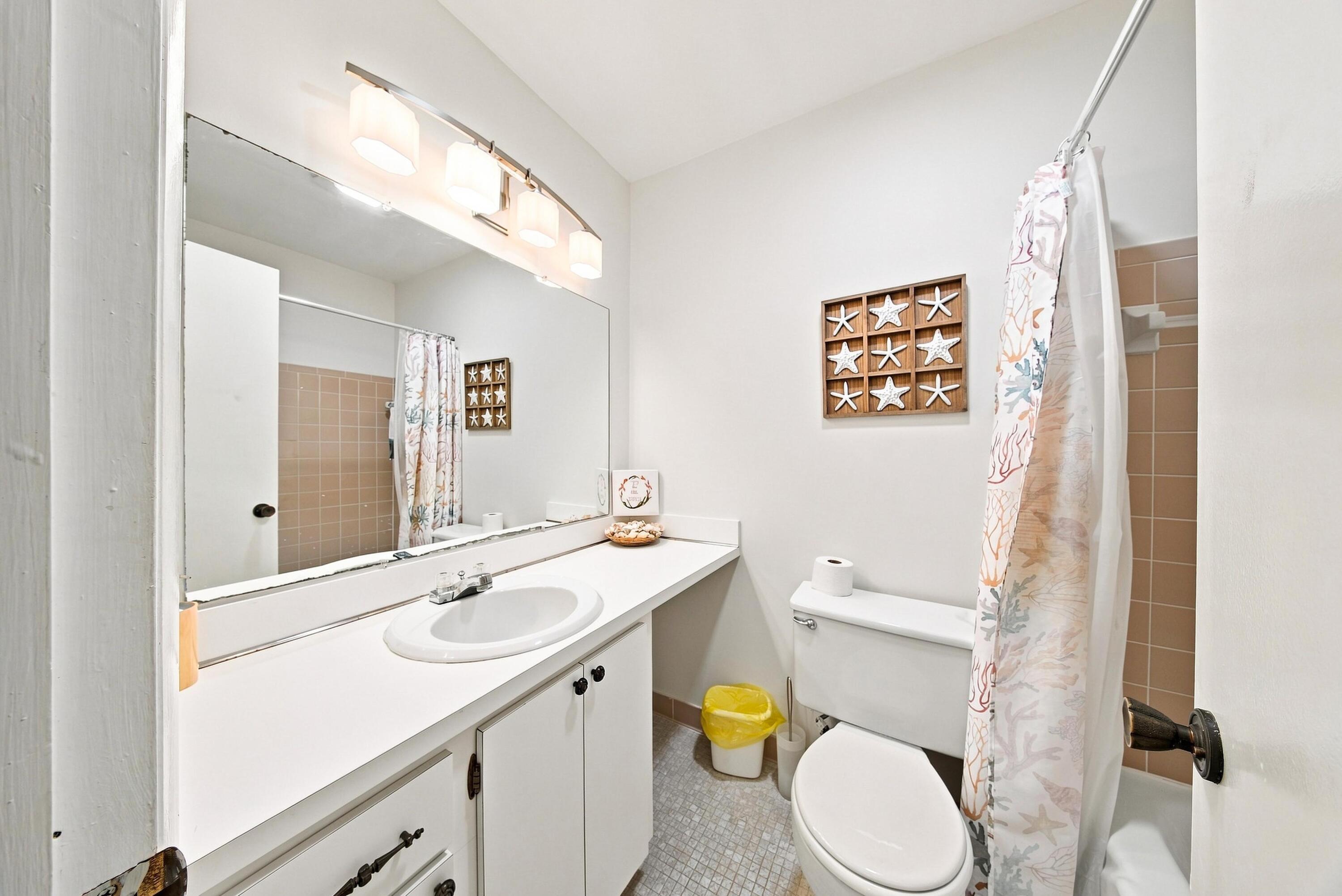 389 N Anglers Drive 206