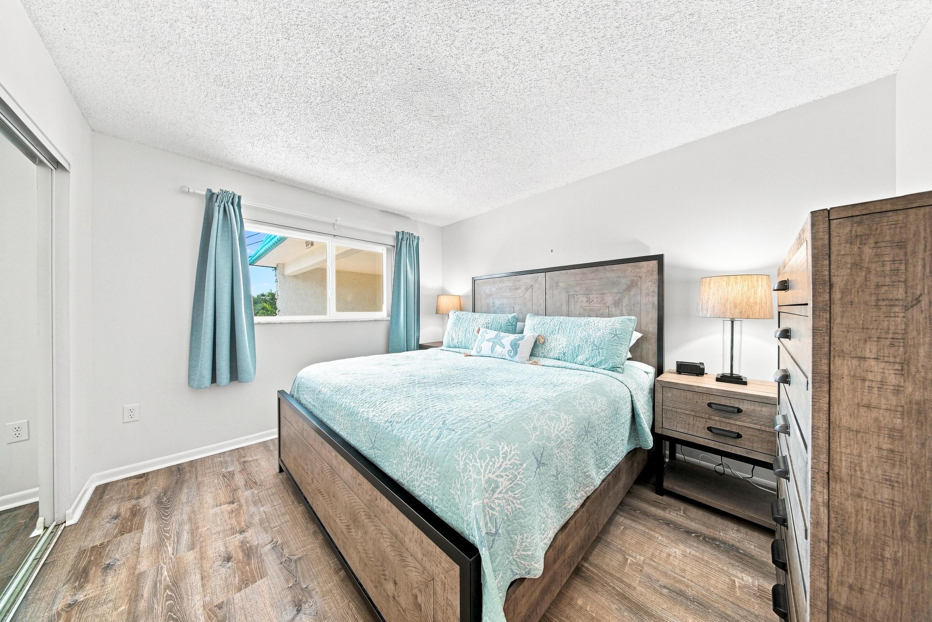 389 N Anglers Drive 206