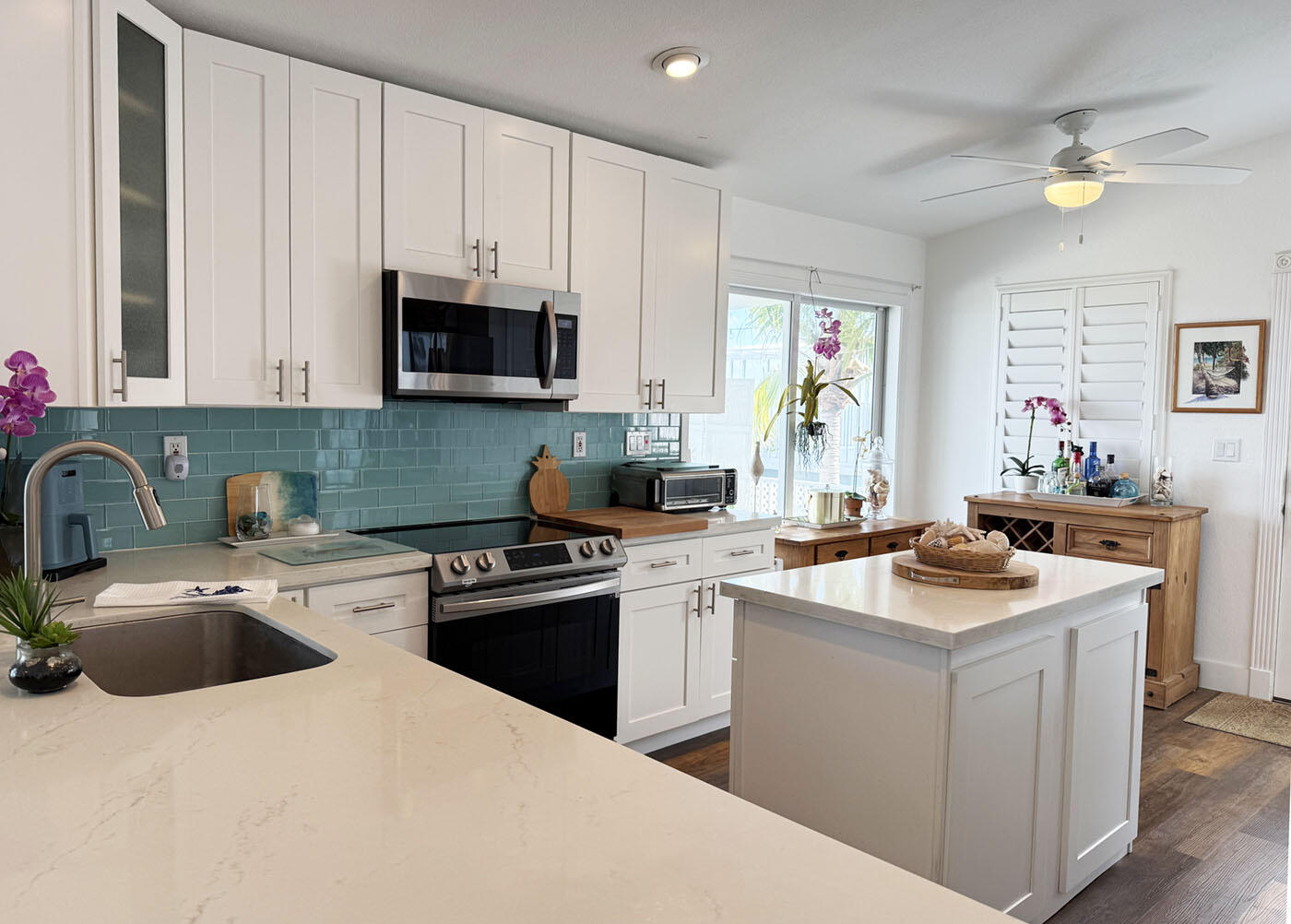 800 S Marina Avenue