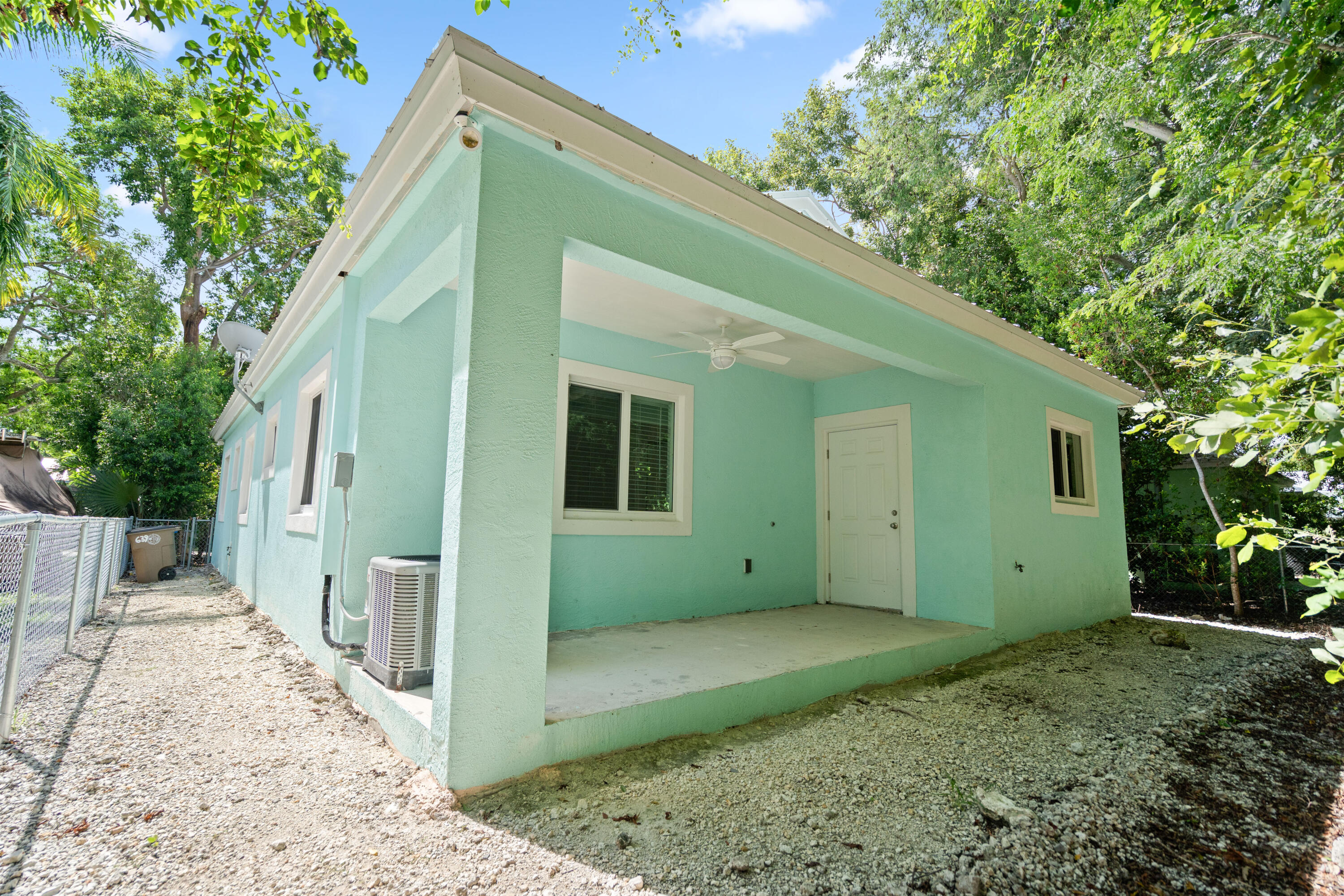 639 Cabrera Street