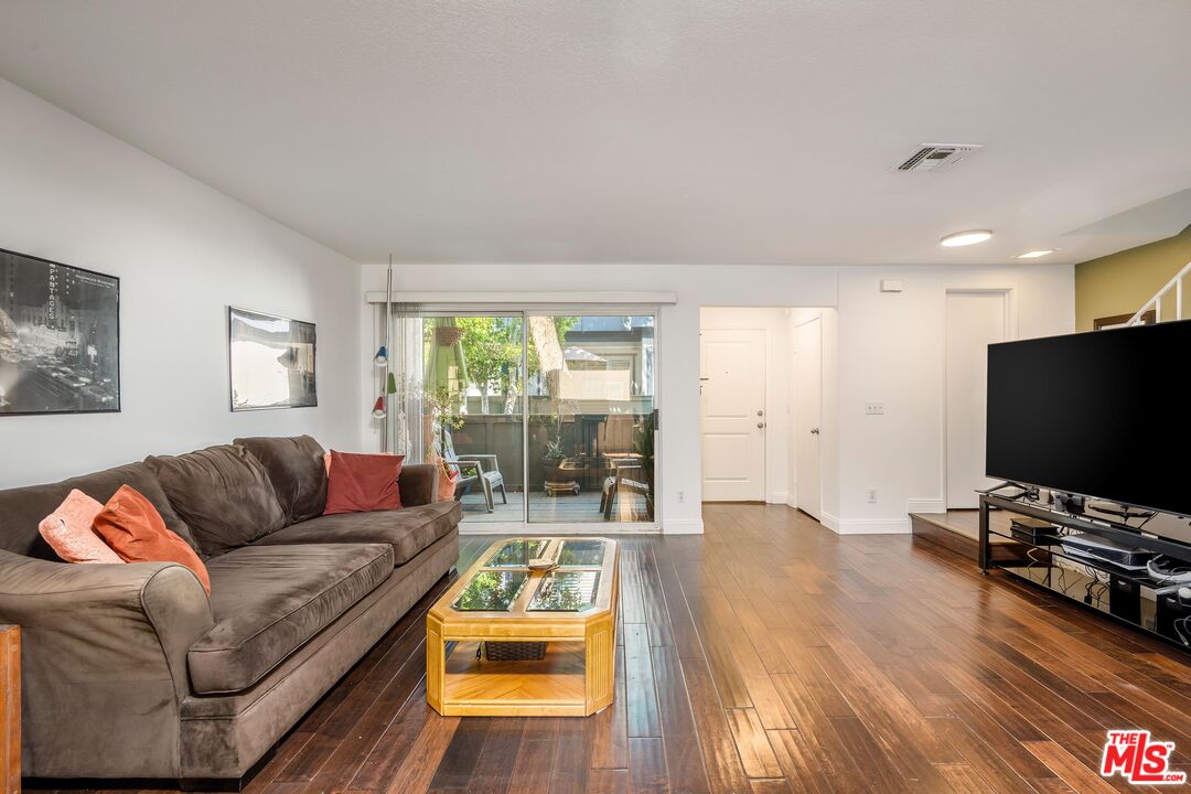 18550 Hatteras St Unit: 32