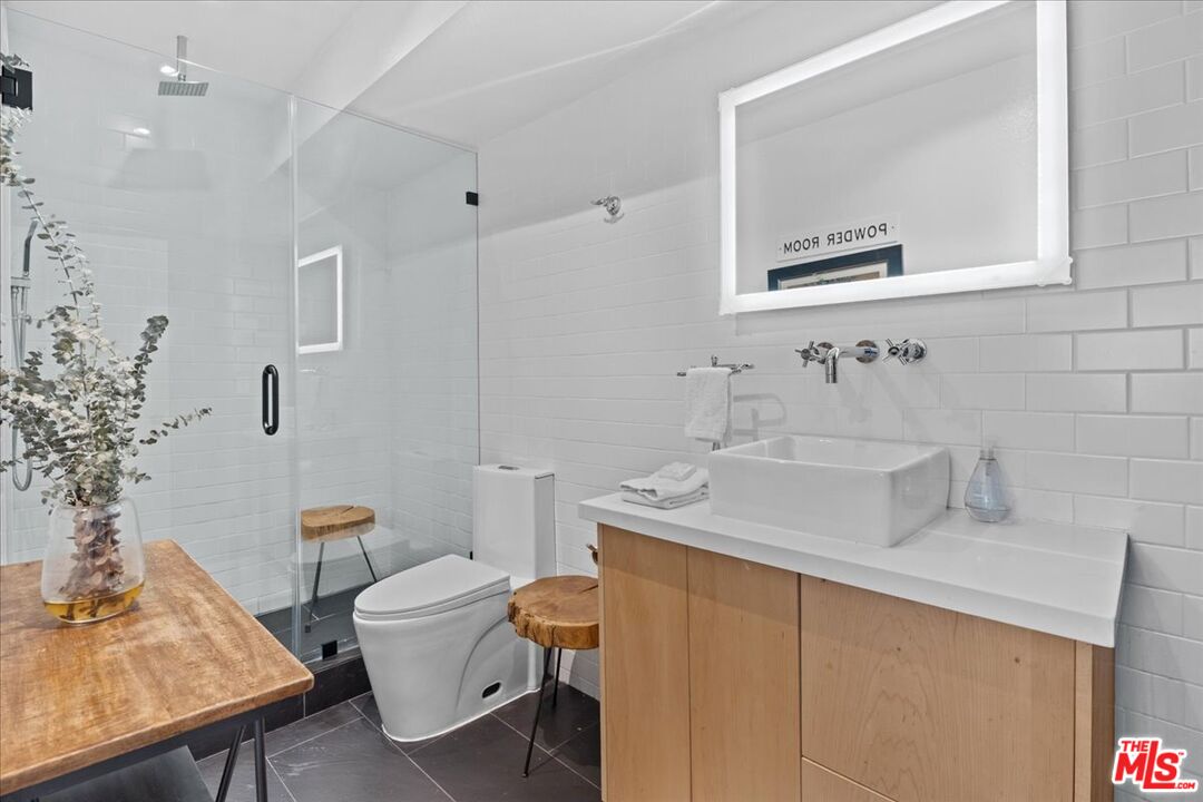 5050 Coldwater Canyon Ave Unit: 310