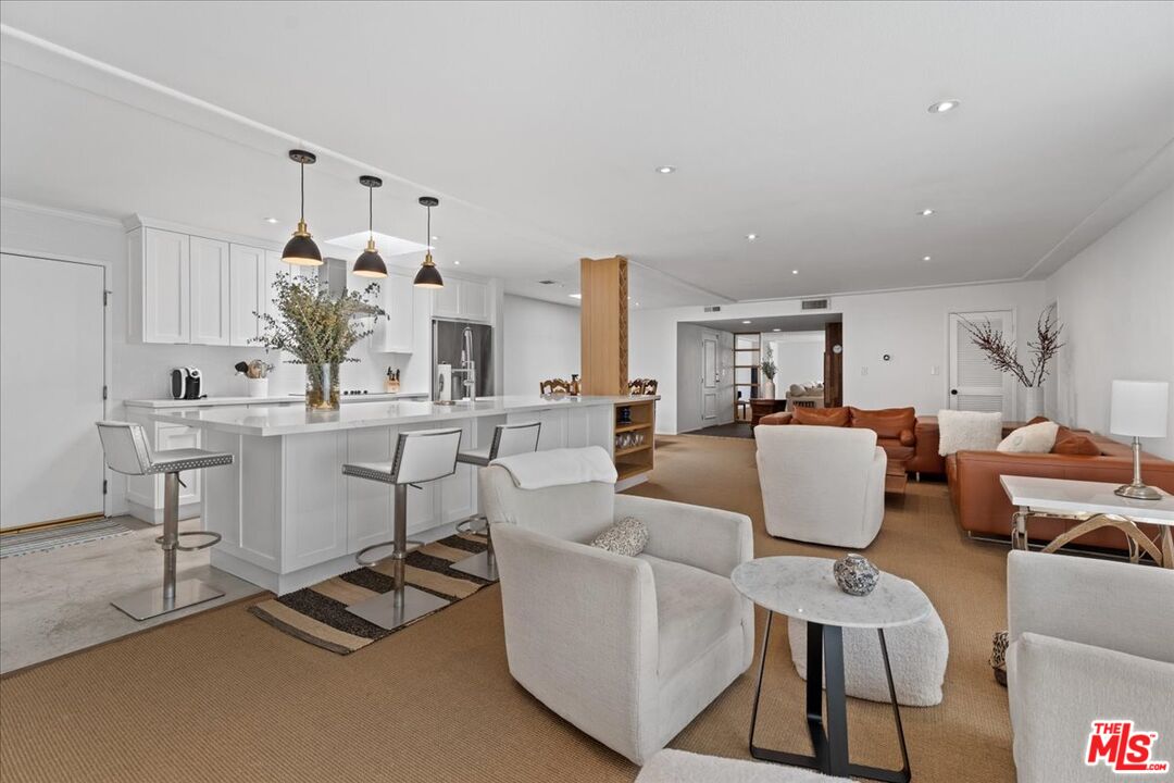 5050 Coldwater Canyon Ave Unit: 310