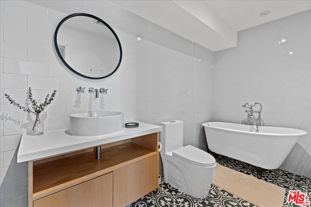 5050 Coldwater Canyon Ave Unit: 310