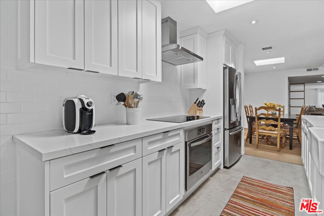 5050 Coldwater Canyon Ave Unit: 310