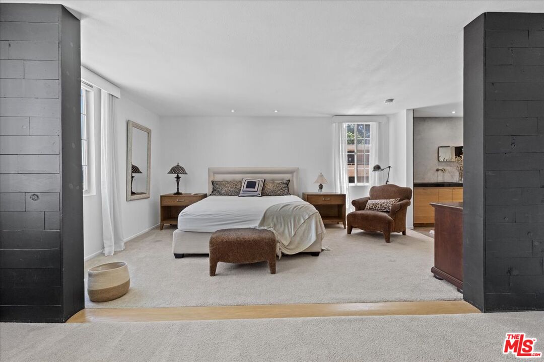 5050 Coldwater Canyon Ave Unit: 310