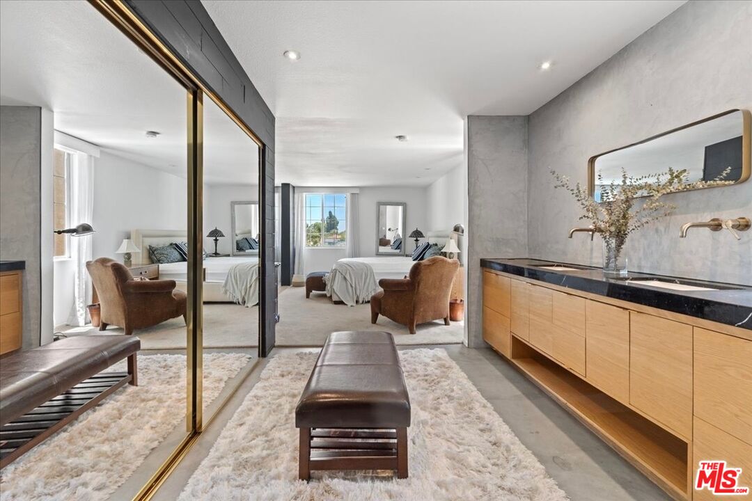 5050 Coldwater Canyon Ave Unit: 310