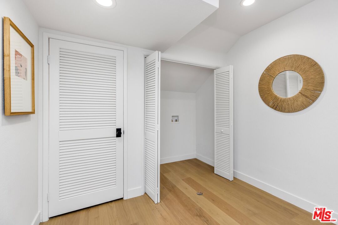 14234 Dickens St Unit: 2