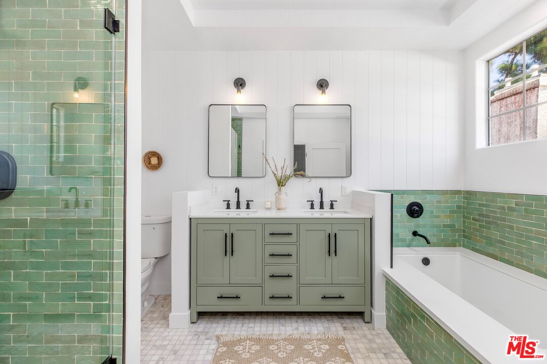 14234 Dickens St Unit: 2