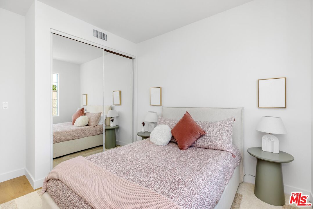 14234 Dickens St Unit: 2