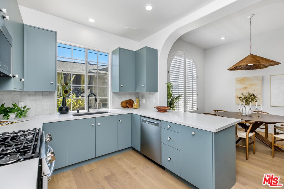 14234 Dickens St Unit: 2