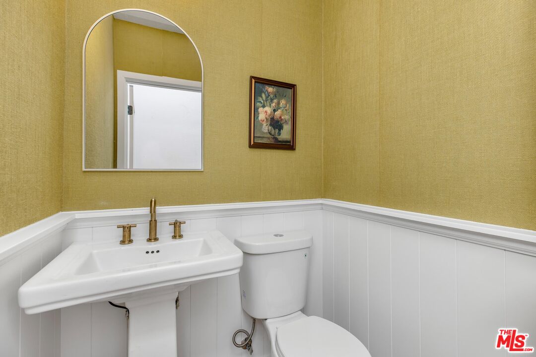 14234 Dickens St Unit: 2