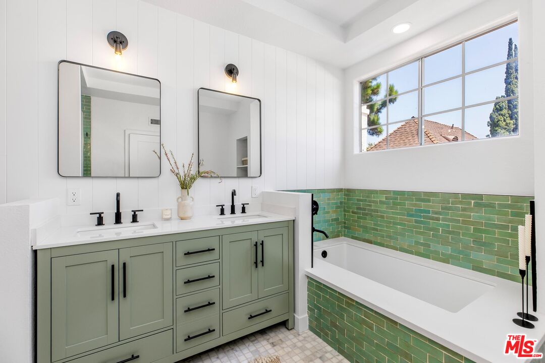 14234 Dickens St Unit: 2