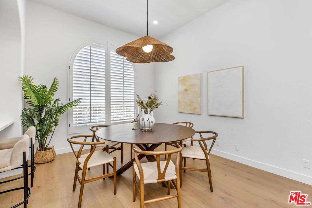 14234 Dickens St Unit: 2