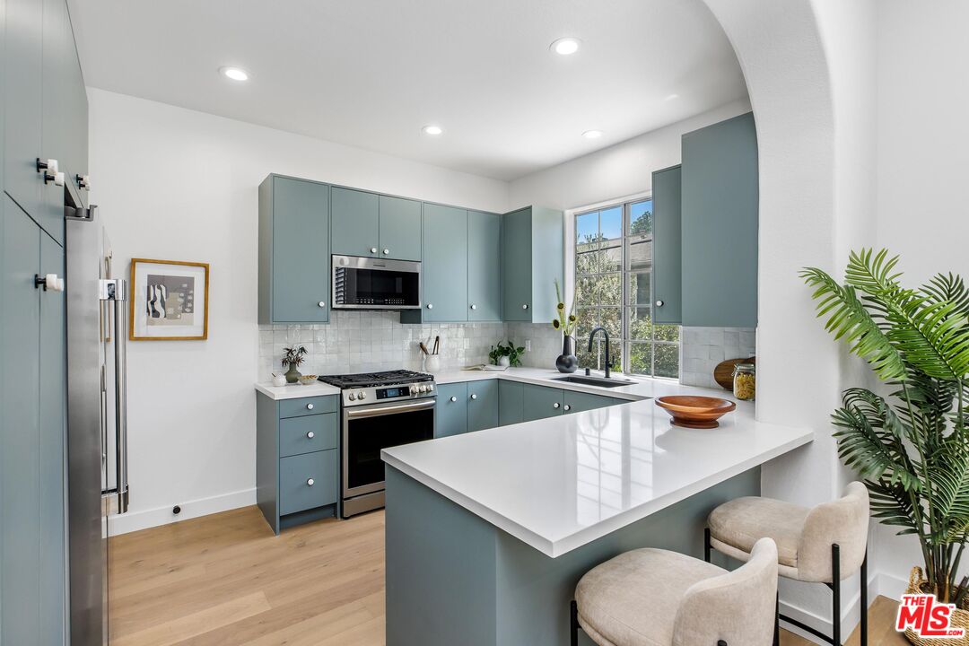 14234 Dickens St Unit: 2