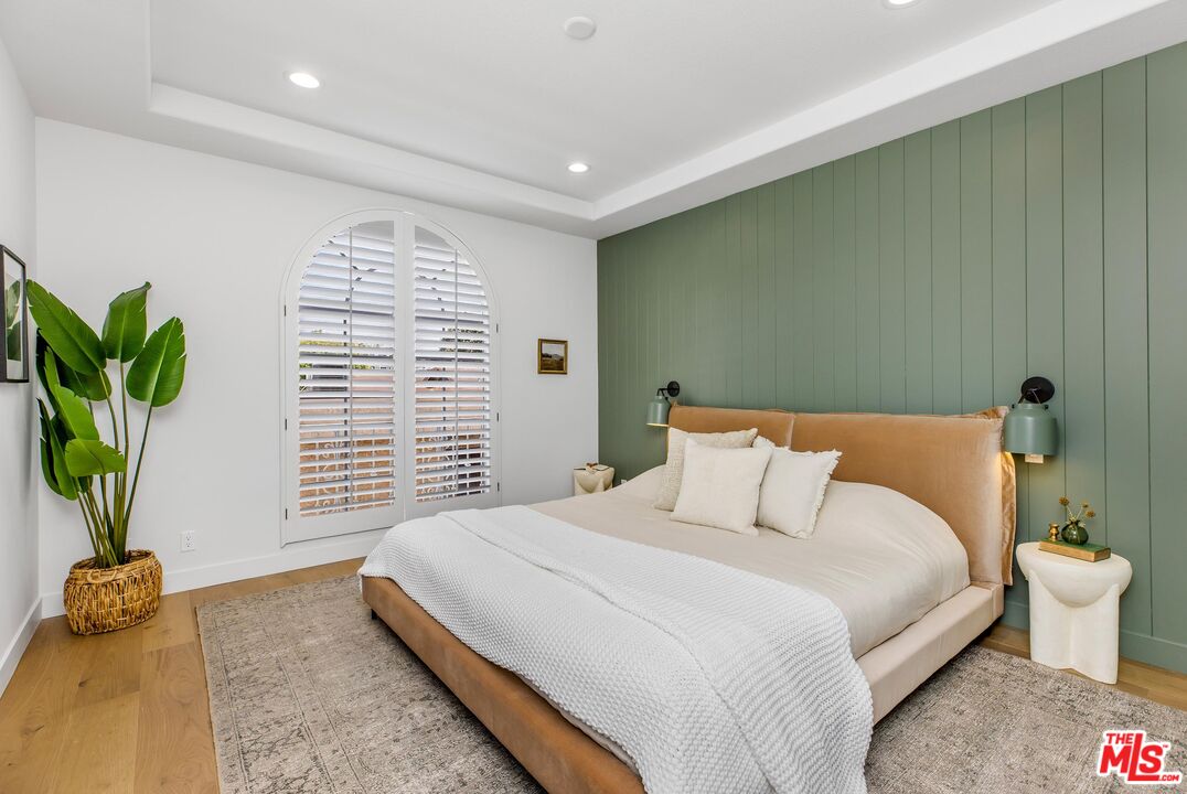 14234 Dickens St Unit: 2