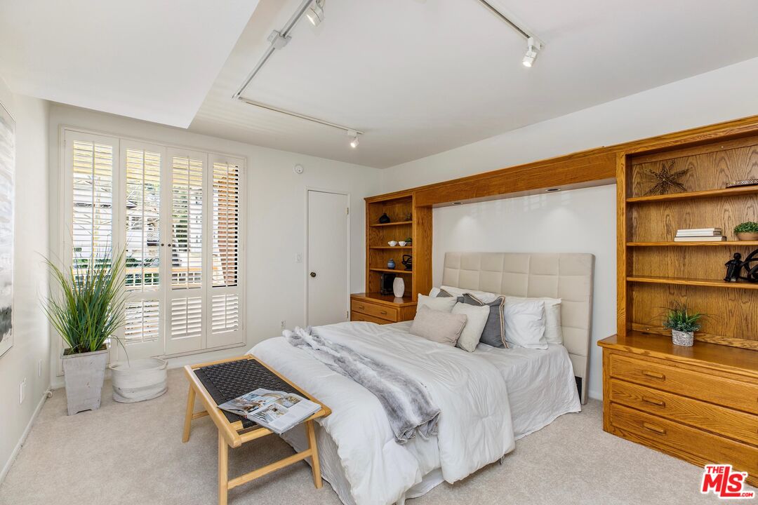 14521 Benefit St Unit: 106