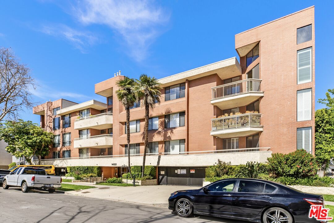 14521 Benefit St Unit: 106