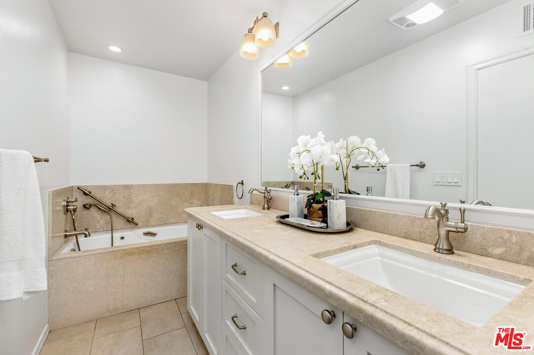 14521 Benefit St Unit: 106