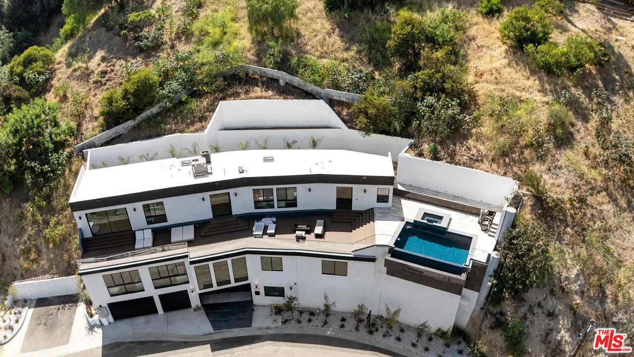 3935 Hopevale Drive