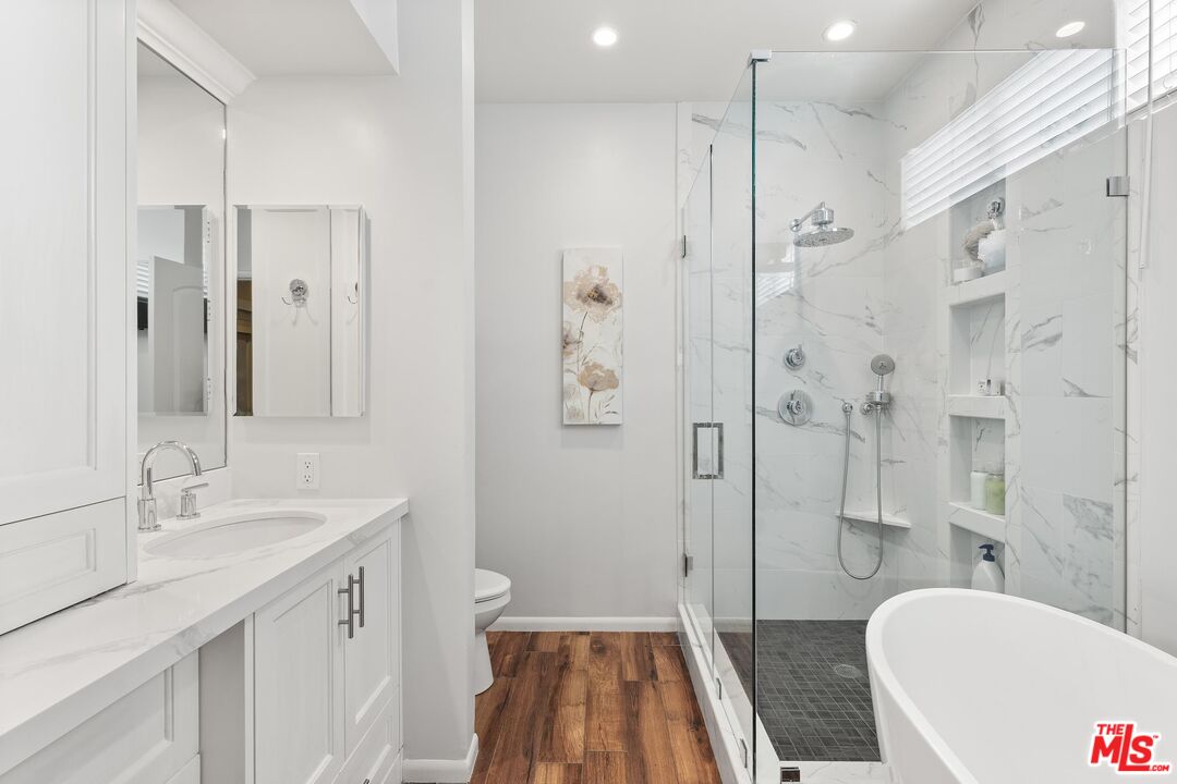 14844 Dickens St Unit: 108