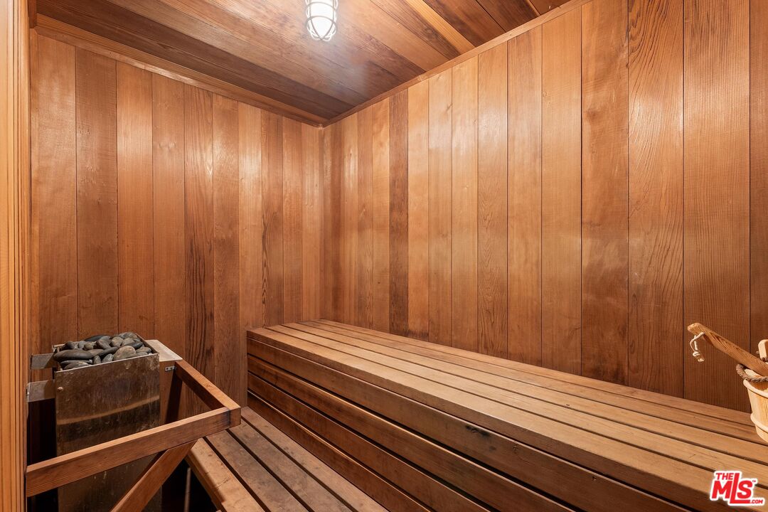 14844 Dickens St Unit: 108