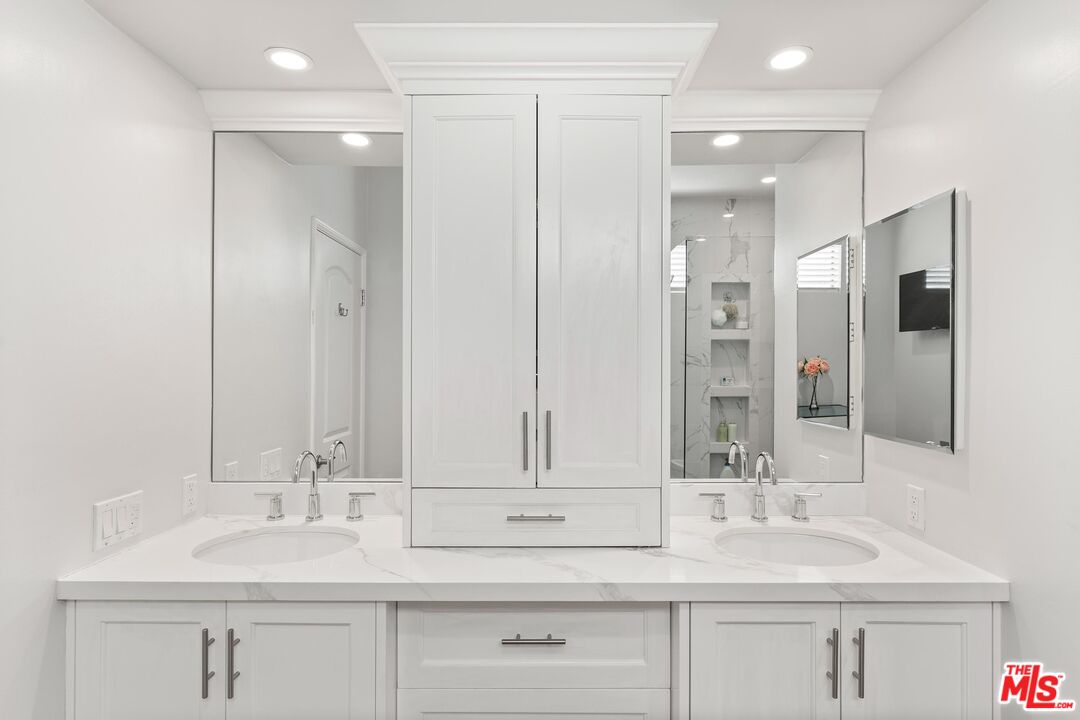 14844 Dickens St Unit: 108