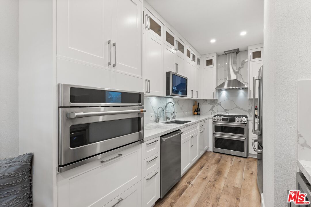 14844 Dickens St Unit: 108