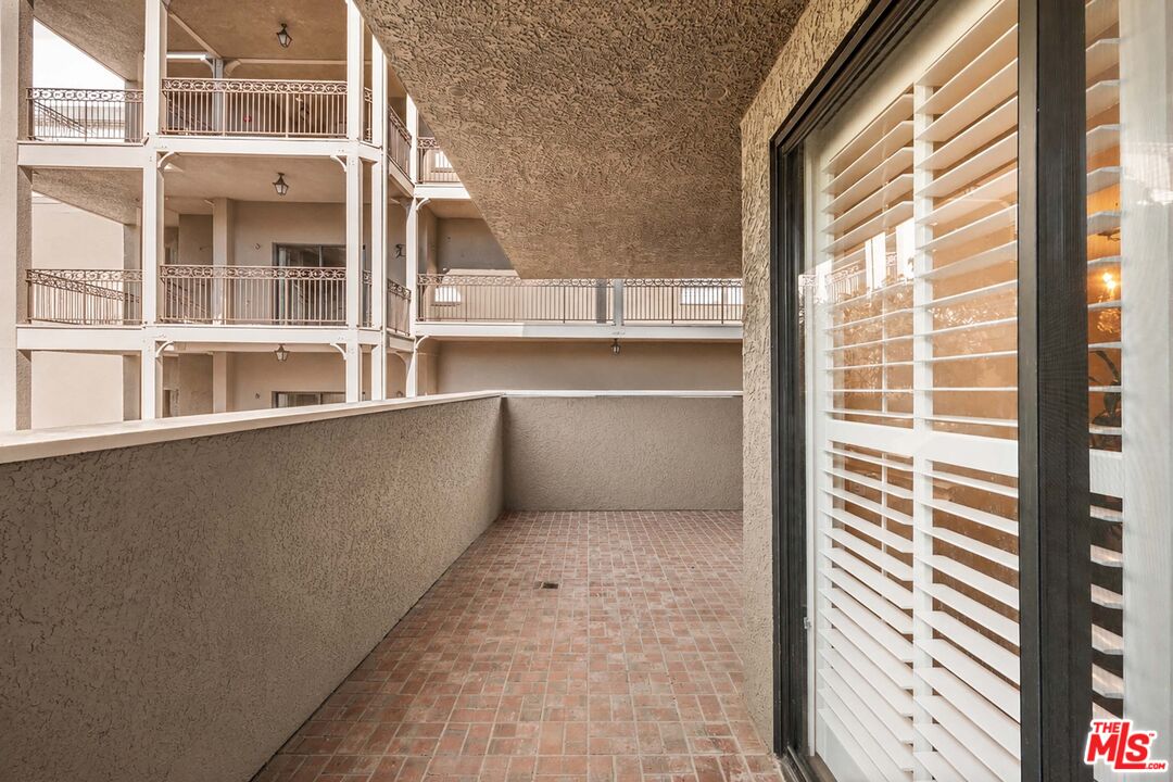 14844 Dickens St Unit: 108