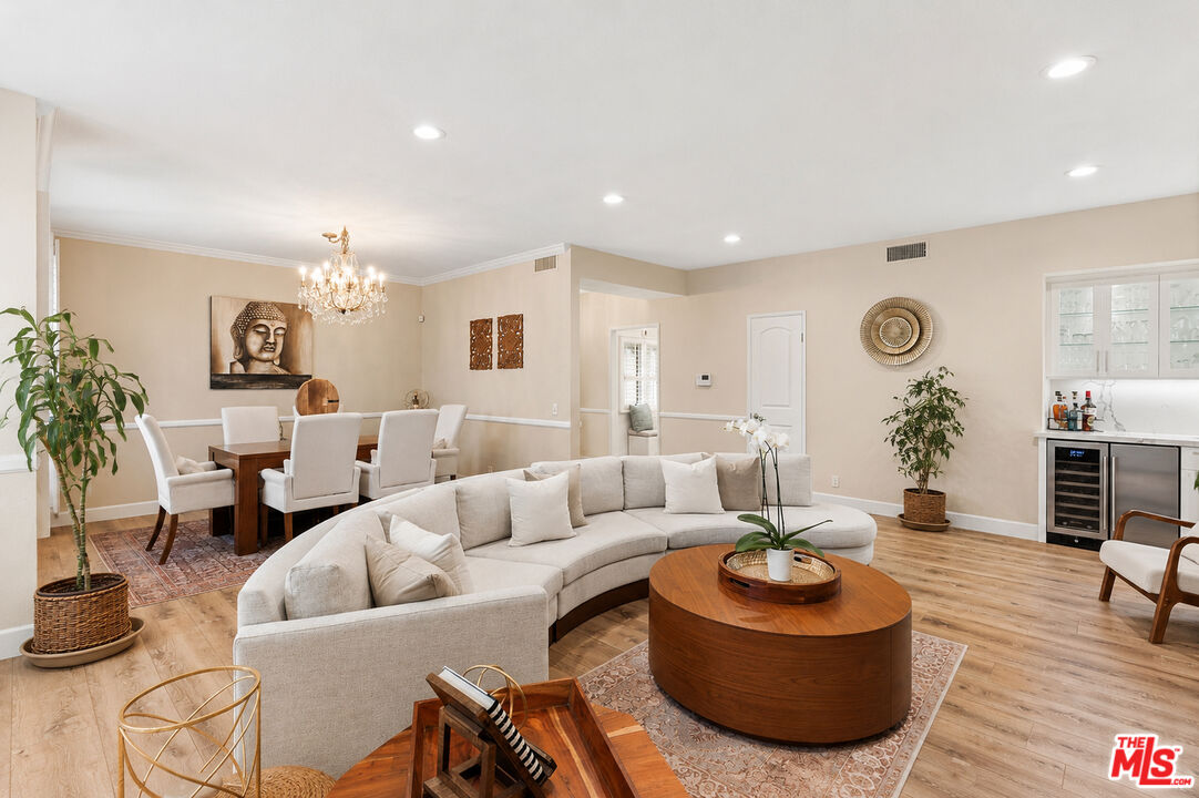 14844 Dickens St Unit: 108