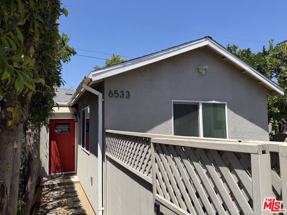 6533 Costello Ave