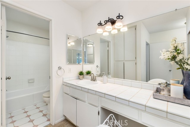 14315 Riverside DR Unit: 209