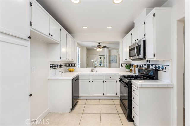 14315 Riverside DR Unit: 209