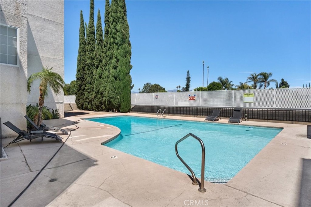 5050 Coldwater Canyon Ave 310
