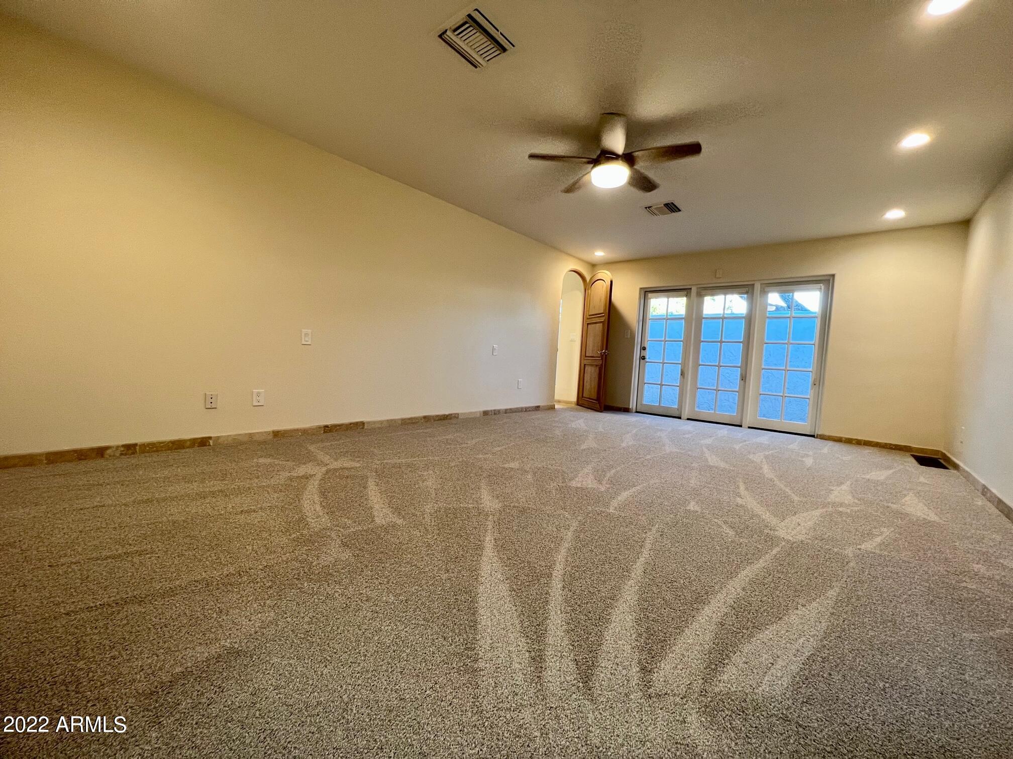 5435 E CAMELHILL Road