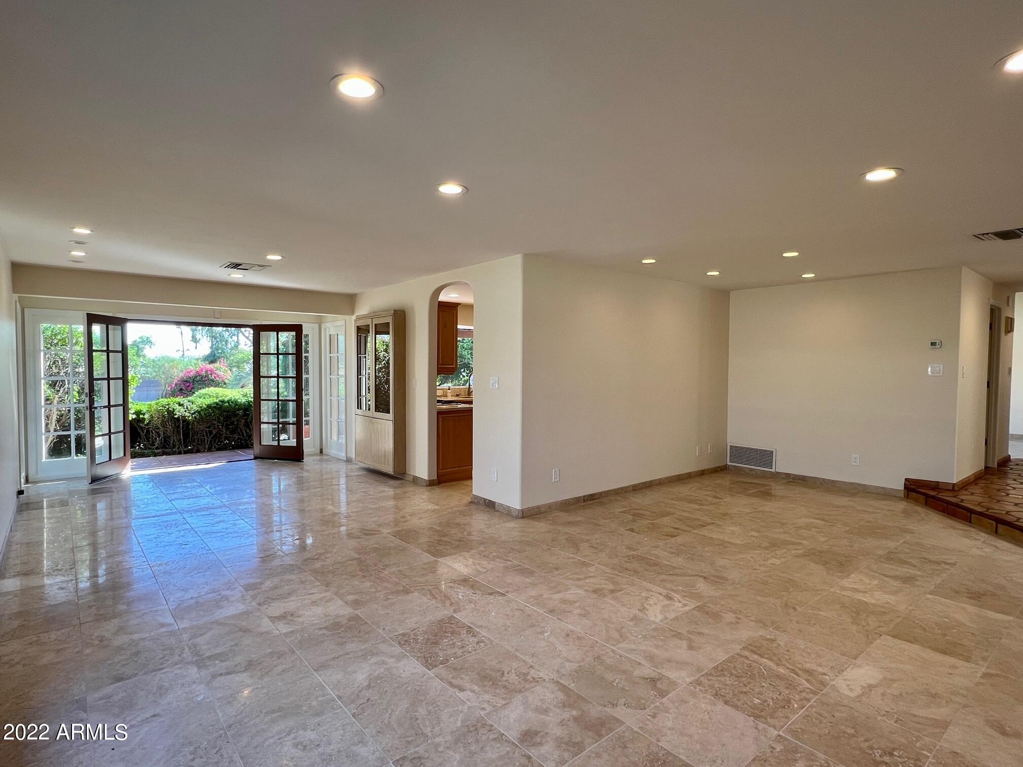 5435 E CAMELHILL Road