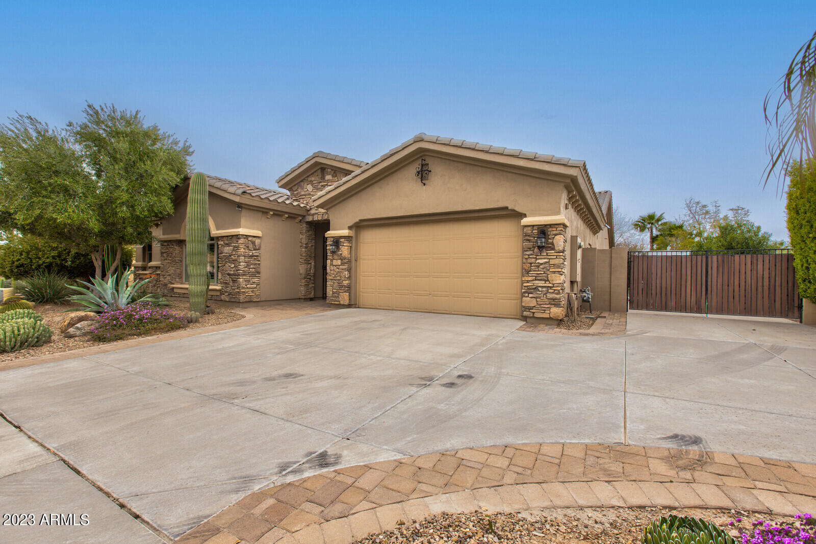 5062 S PINNACLE Place