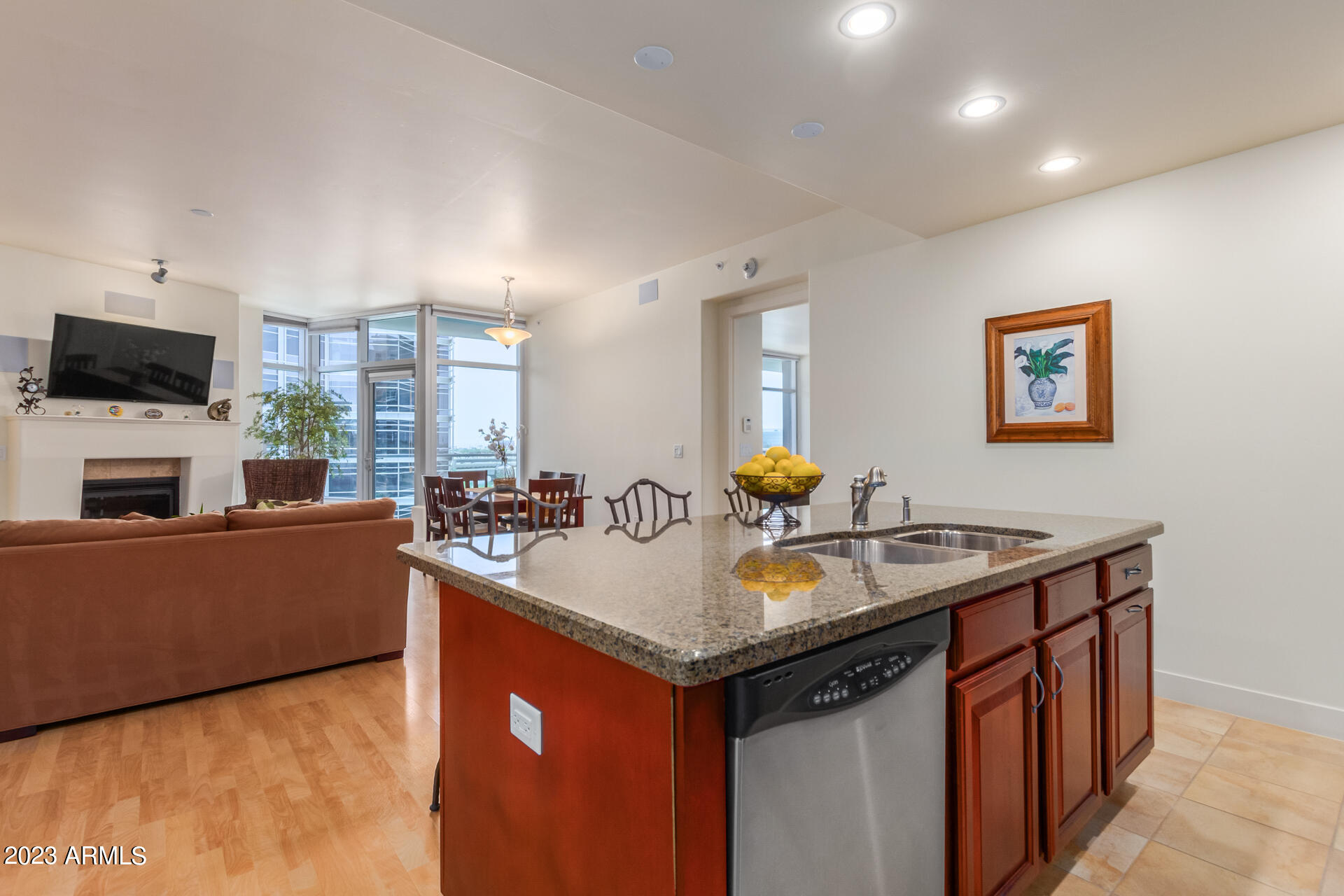 120 E RIO SALADO Parkway, 505