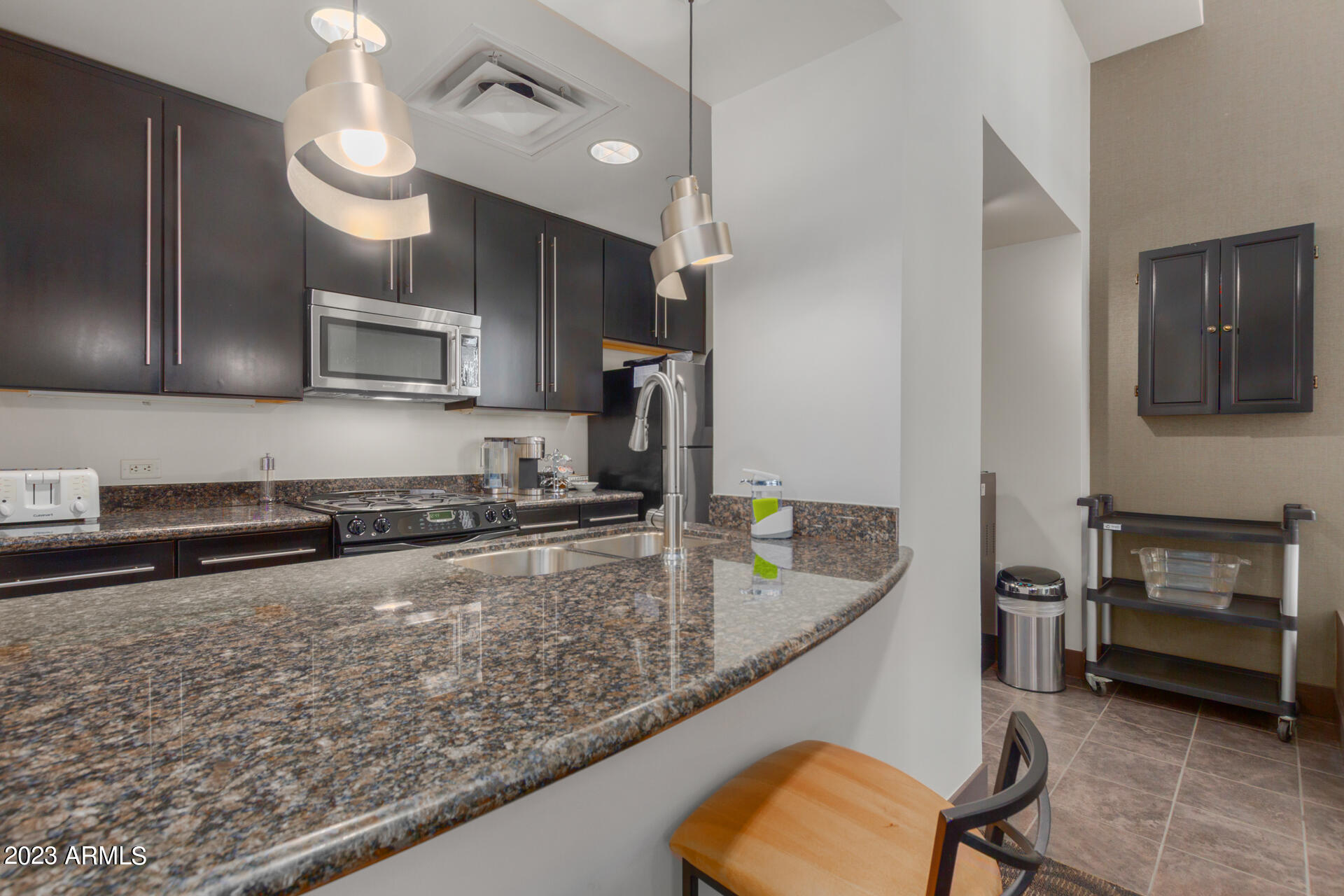 120 E RIO SALADO Parkway, 505