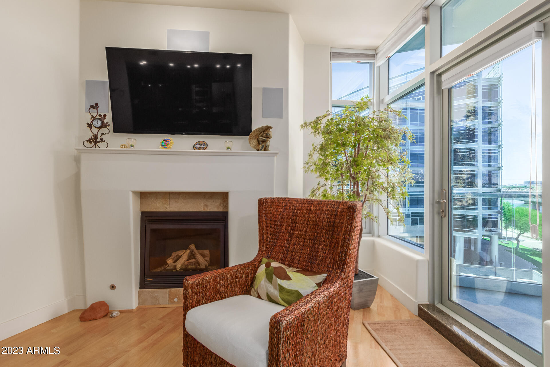 120 E RIO SALADO Parkway, 505