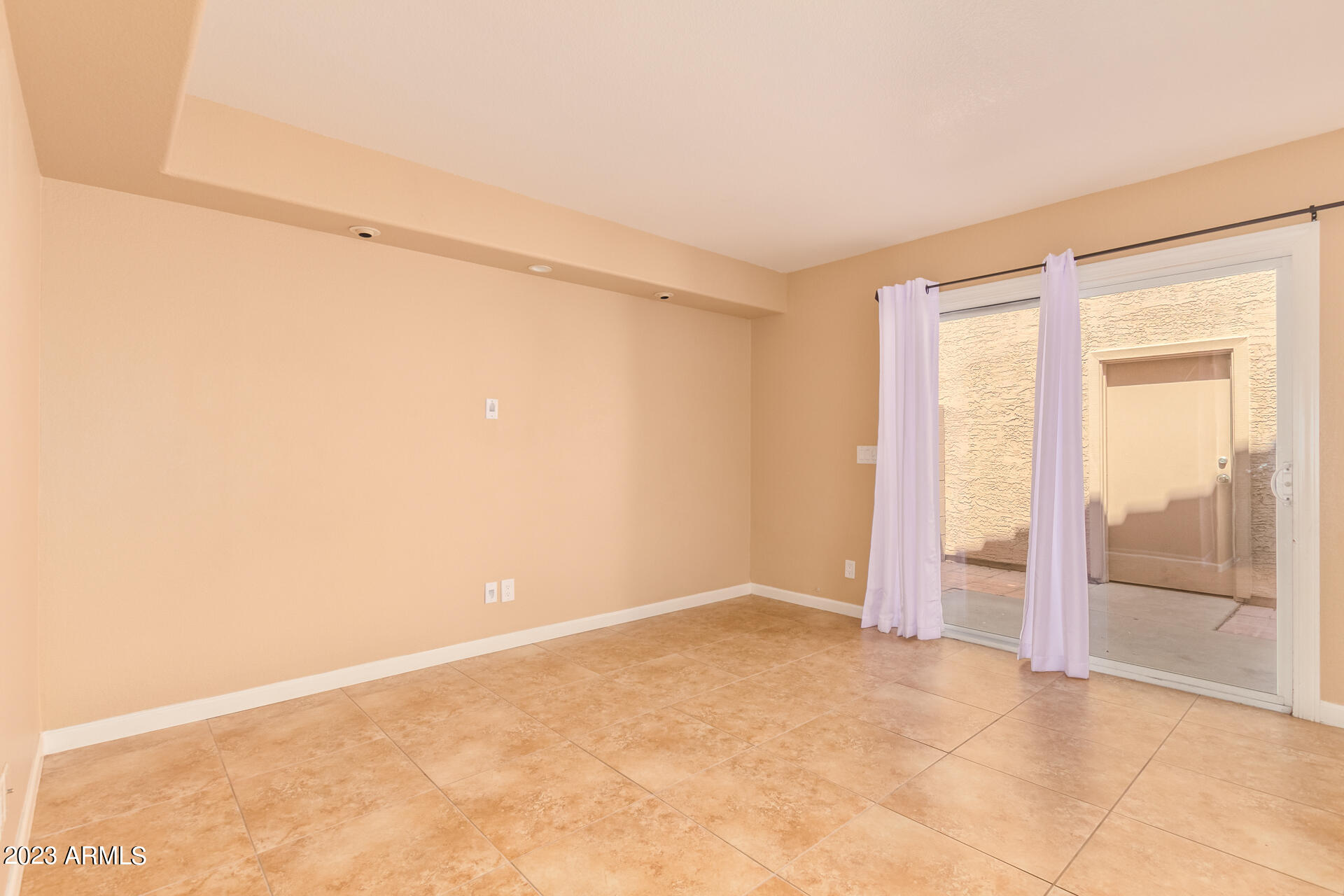 2875 W HIGHLAND Street W, 1164