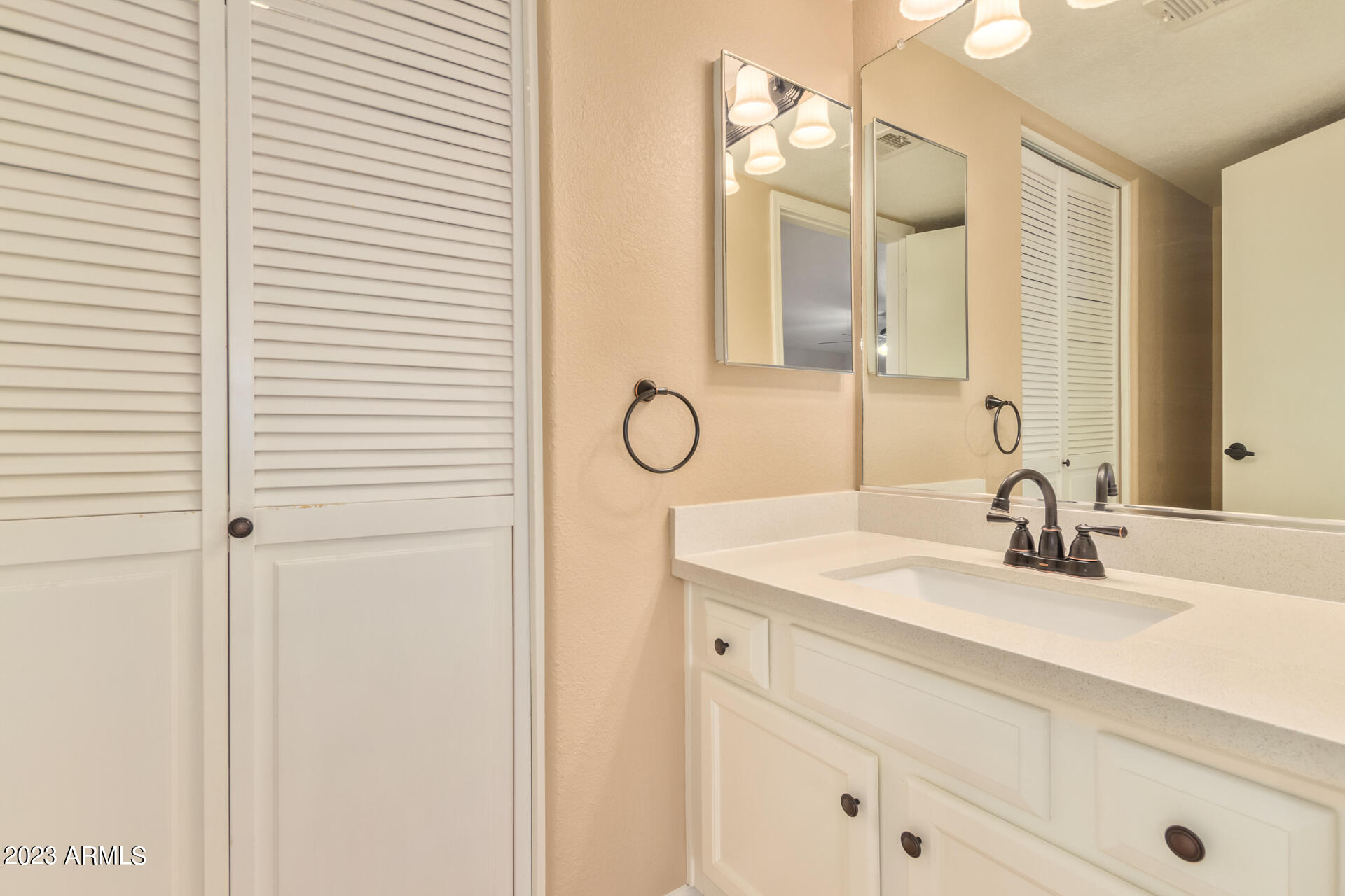 2875 W HIGHLAND Street W, 1164