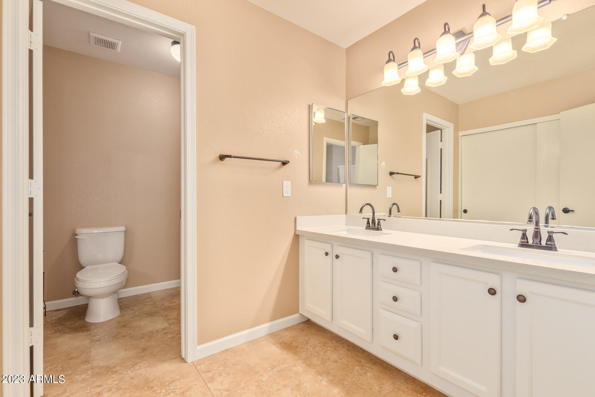 2875 W HIGHLAND Street W, 1164