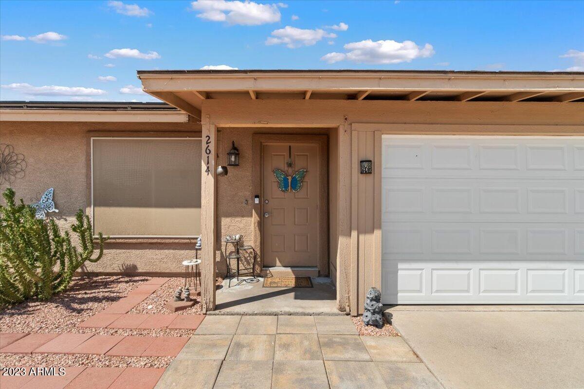 2614 E CHARLESTON Avenue