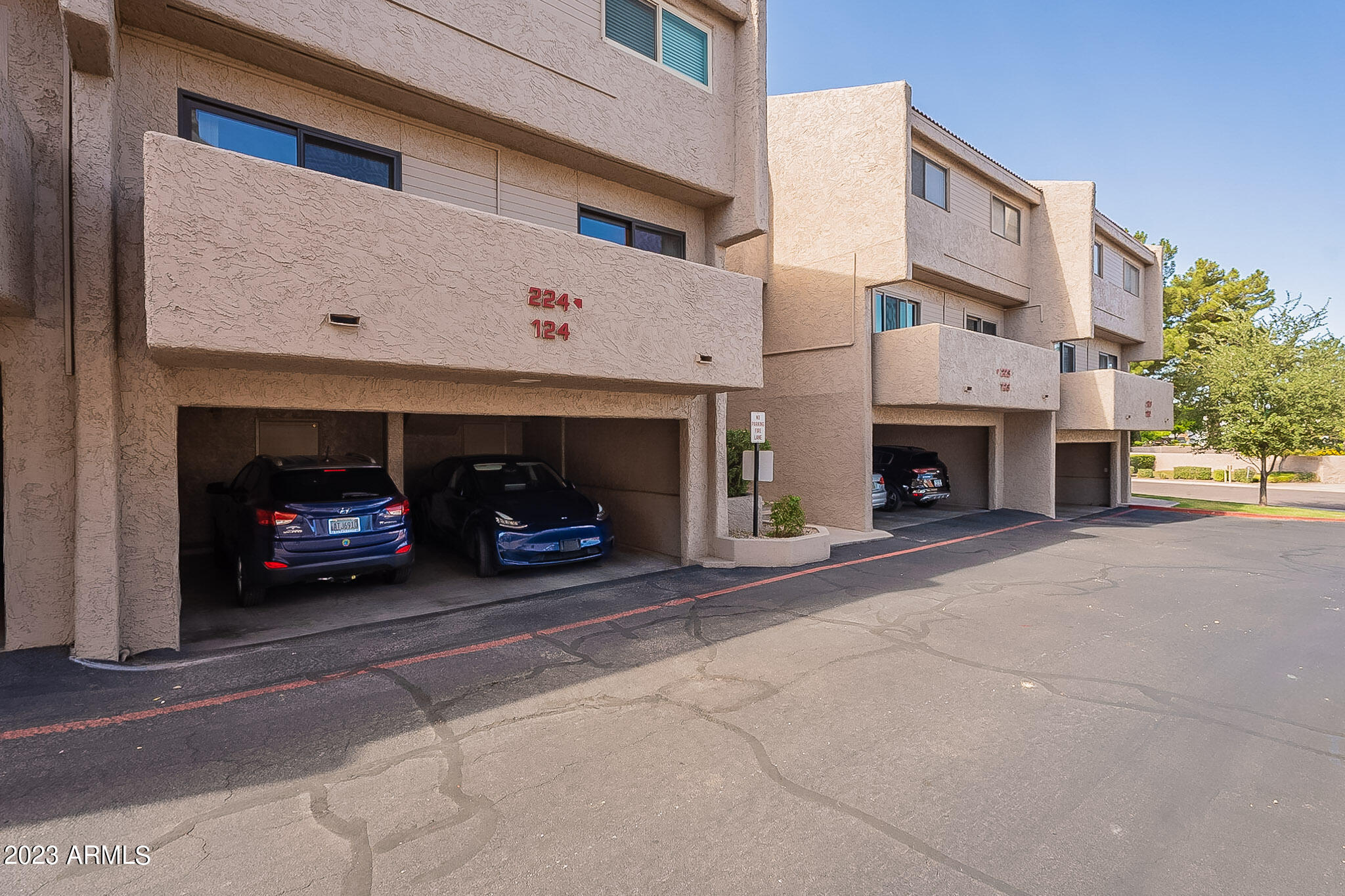 1201 E NORTHSHORE Drive, 124