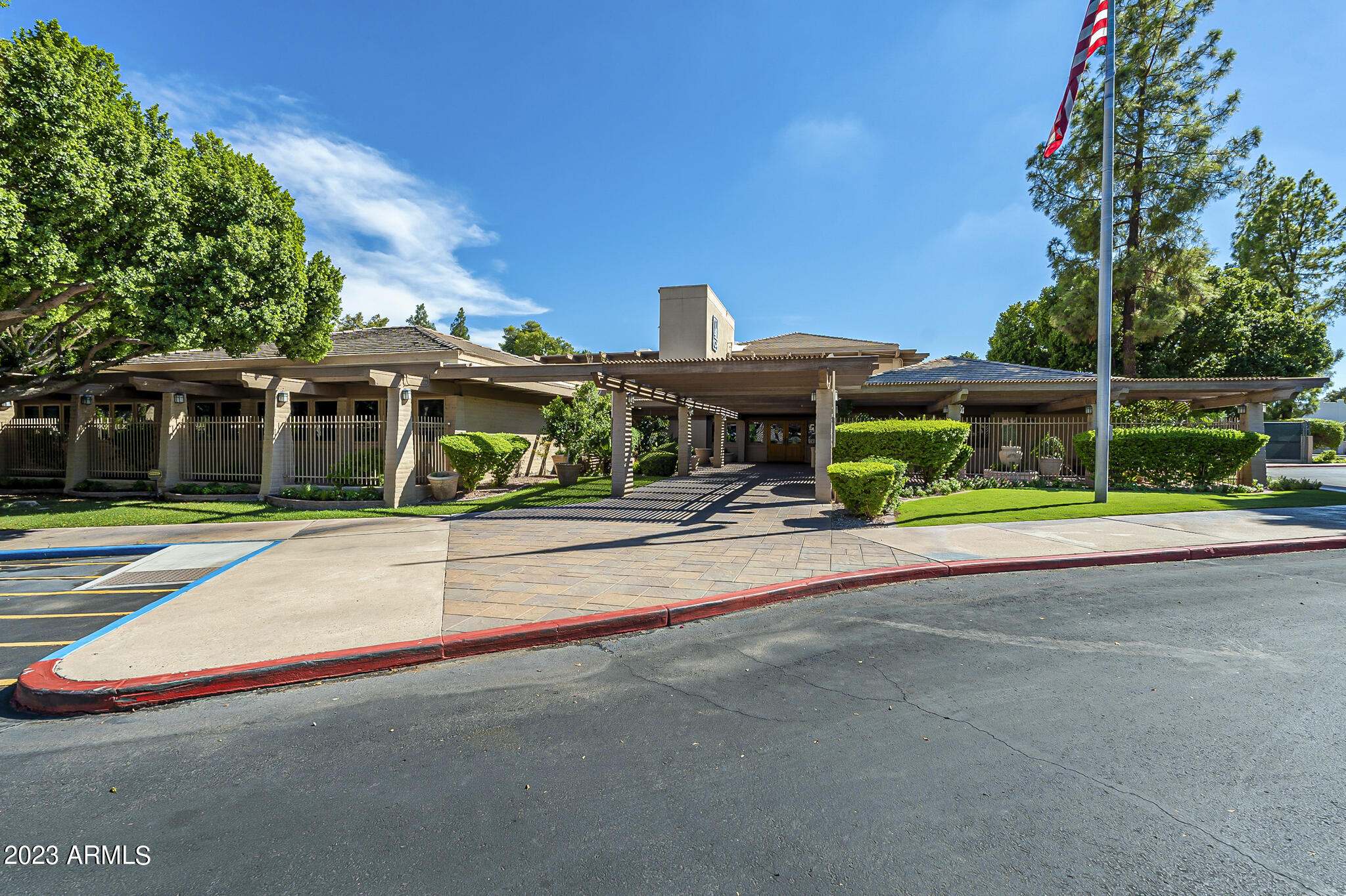 1201 E NORTHSHORE Drive, 124