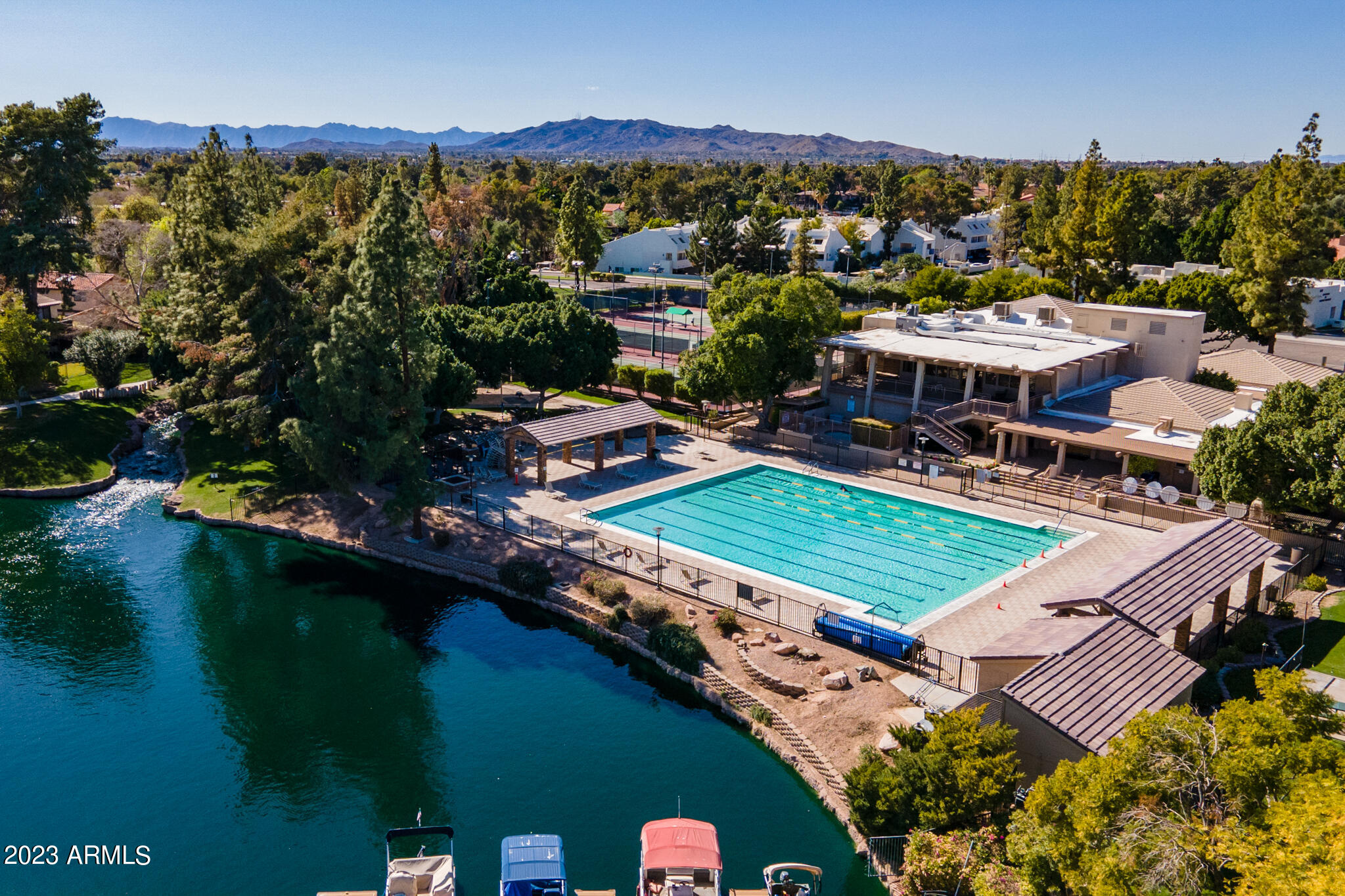 1201 E NORTHSHORE Drive, 124