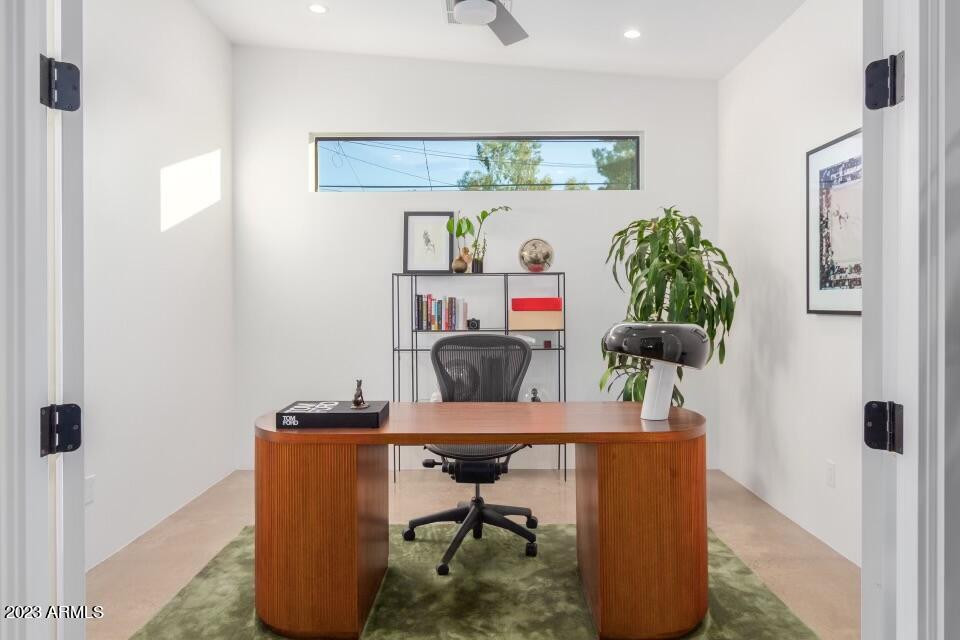 2205 E CLARENDON Avenue